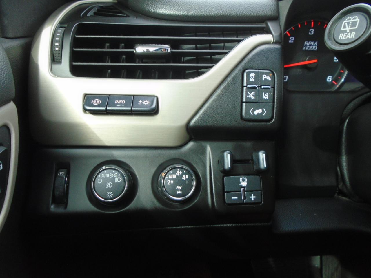 GMC Yukon Denali 4WD 2015