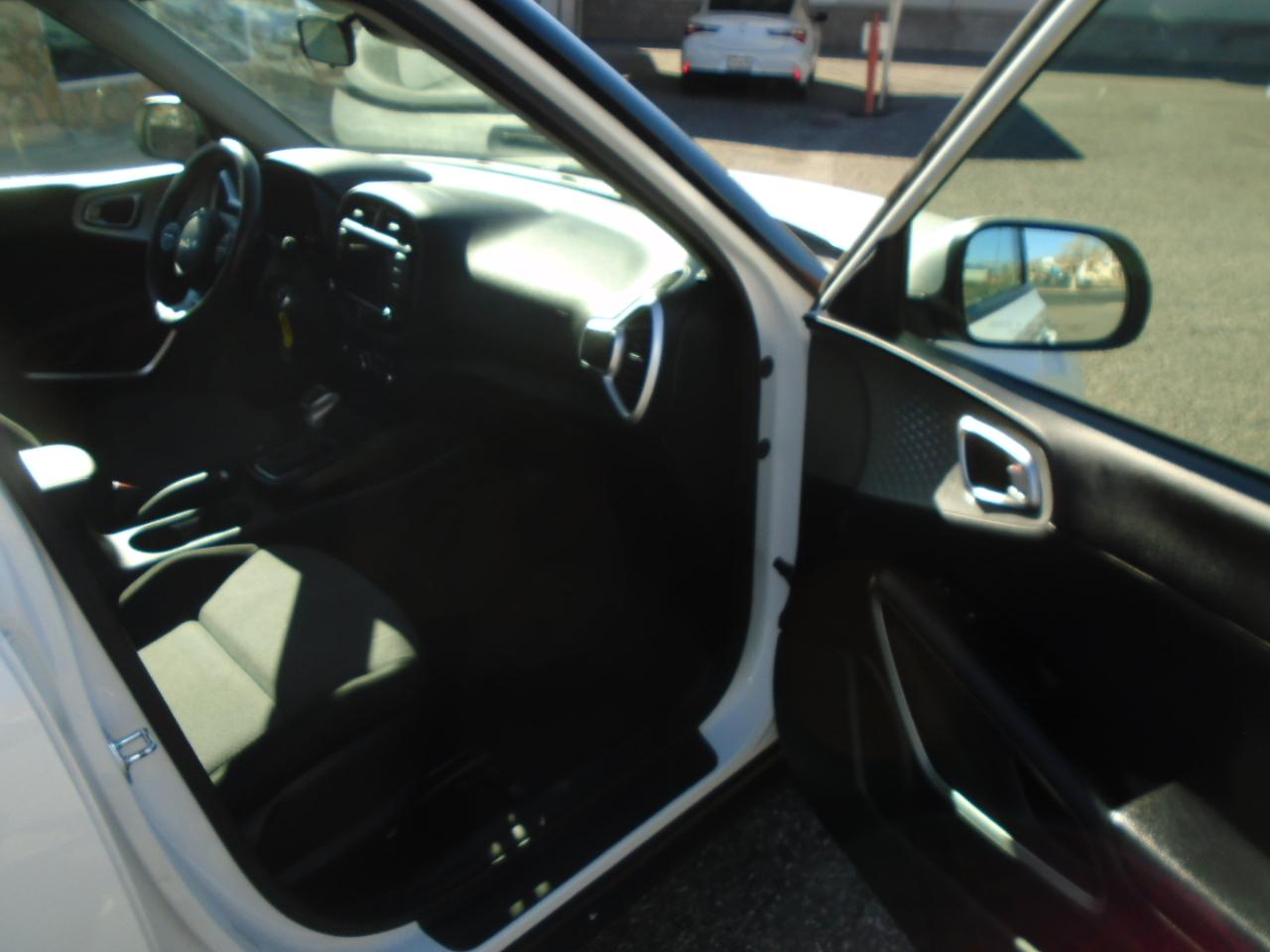 Kia Soul LX CVT 2023