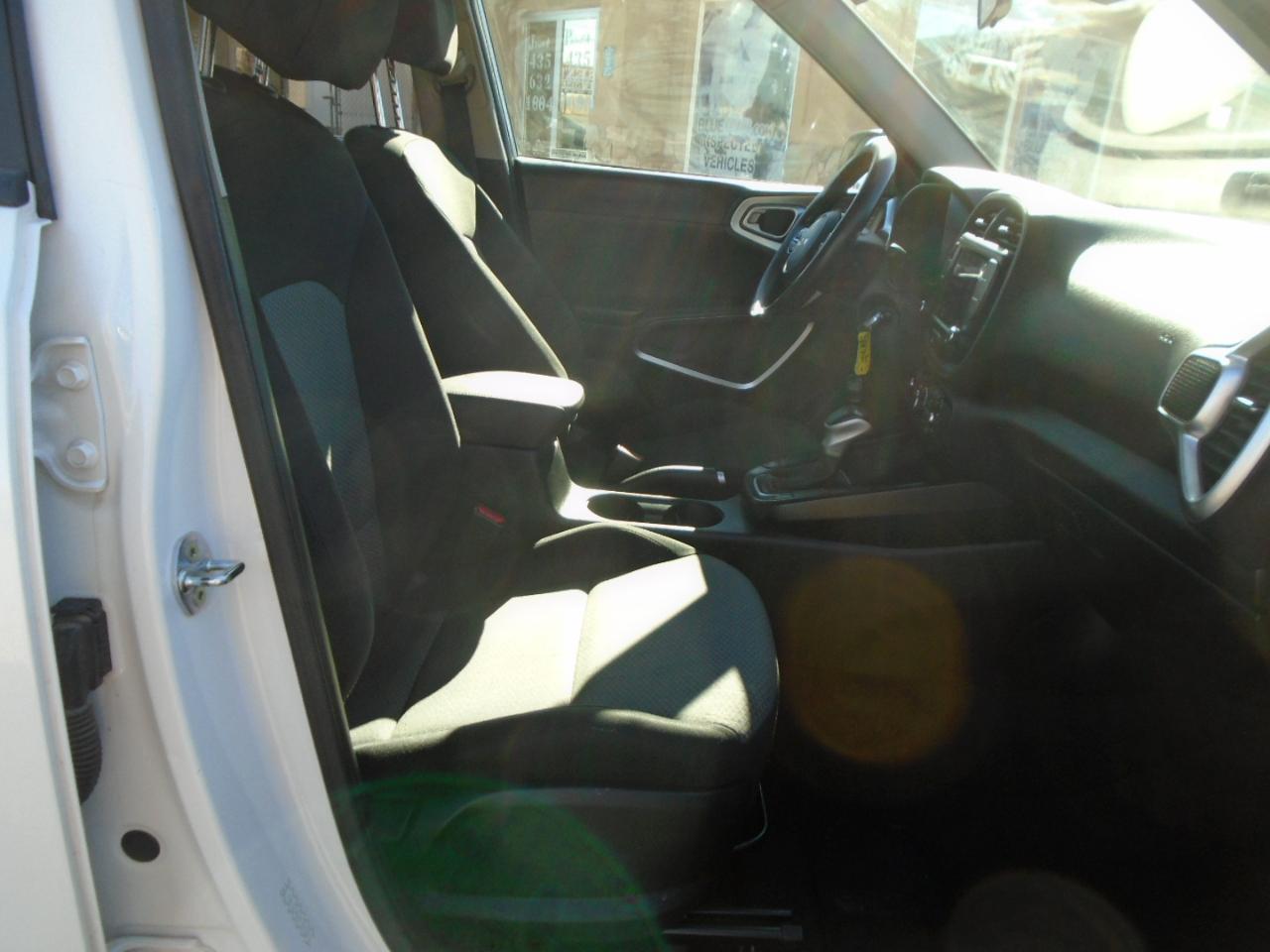 Kia Soul LX CVT 2023