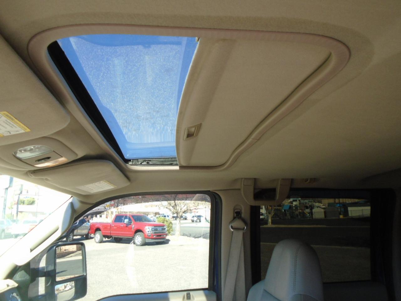 Ford F-450 SD Lariat Crew Cab 4WD 2008