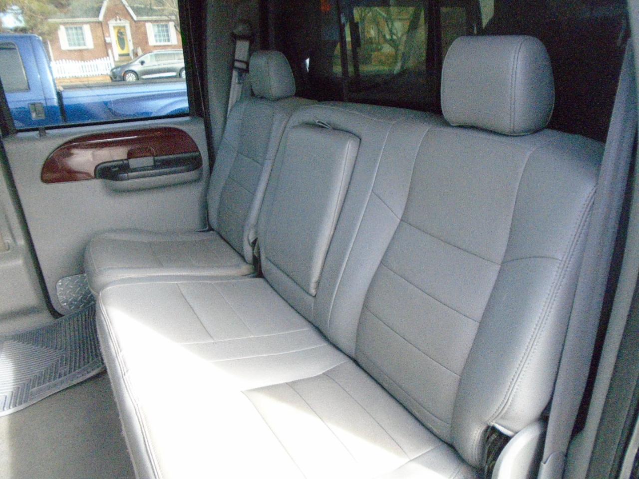 Ford F-350 SD Lariat Crew Cab Long Bed 4WD DRW 2006