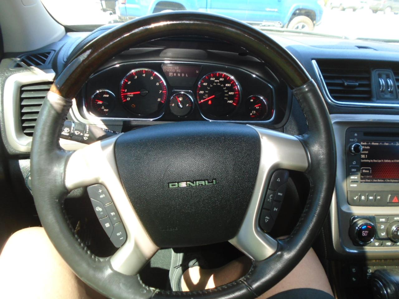 GMC Acadia Denali AWD 2016