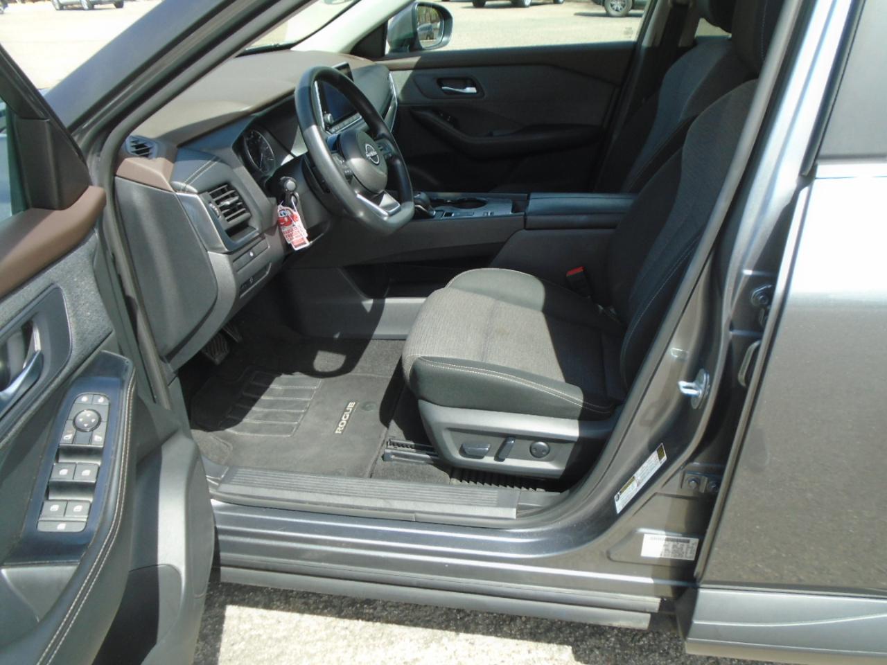 Nissan Rogue SV 2023