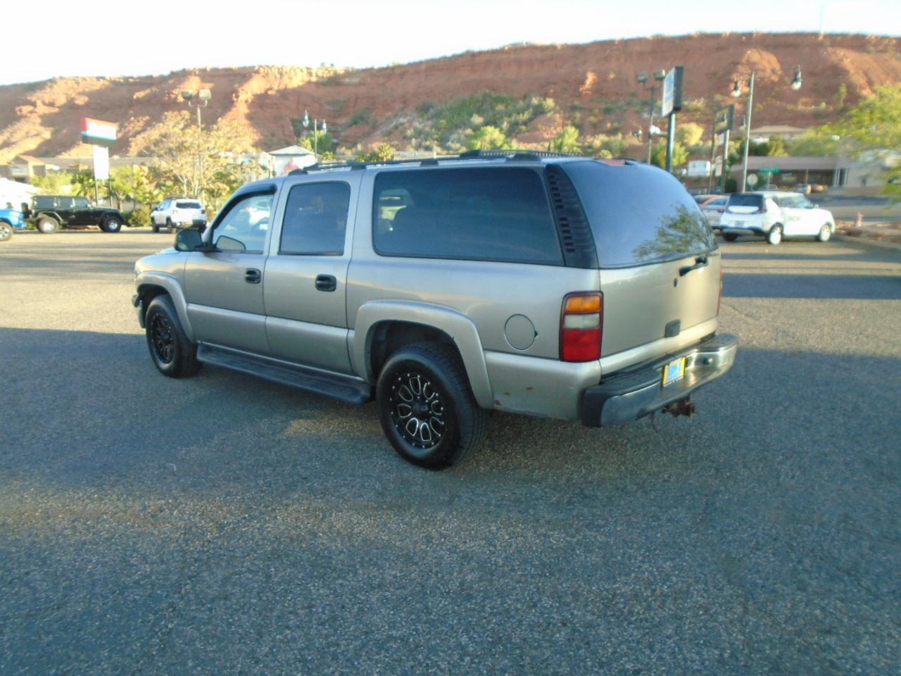 Chevrolet Suburban 1500 4WD 2003