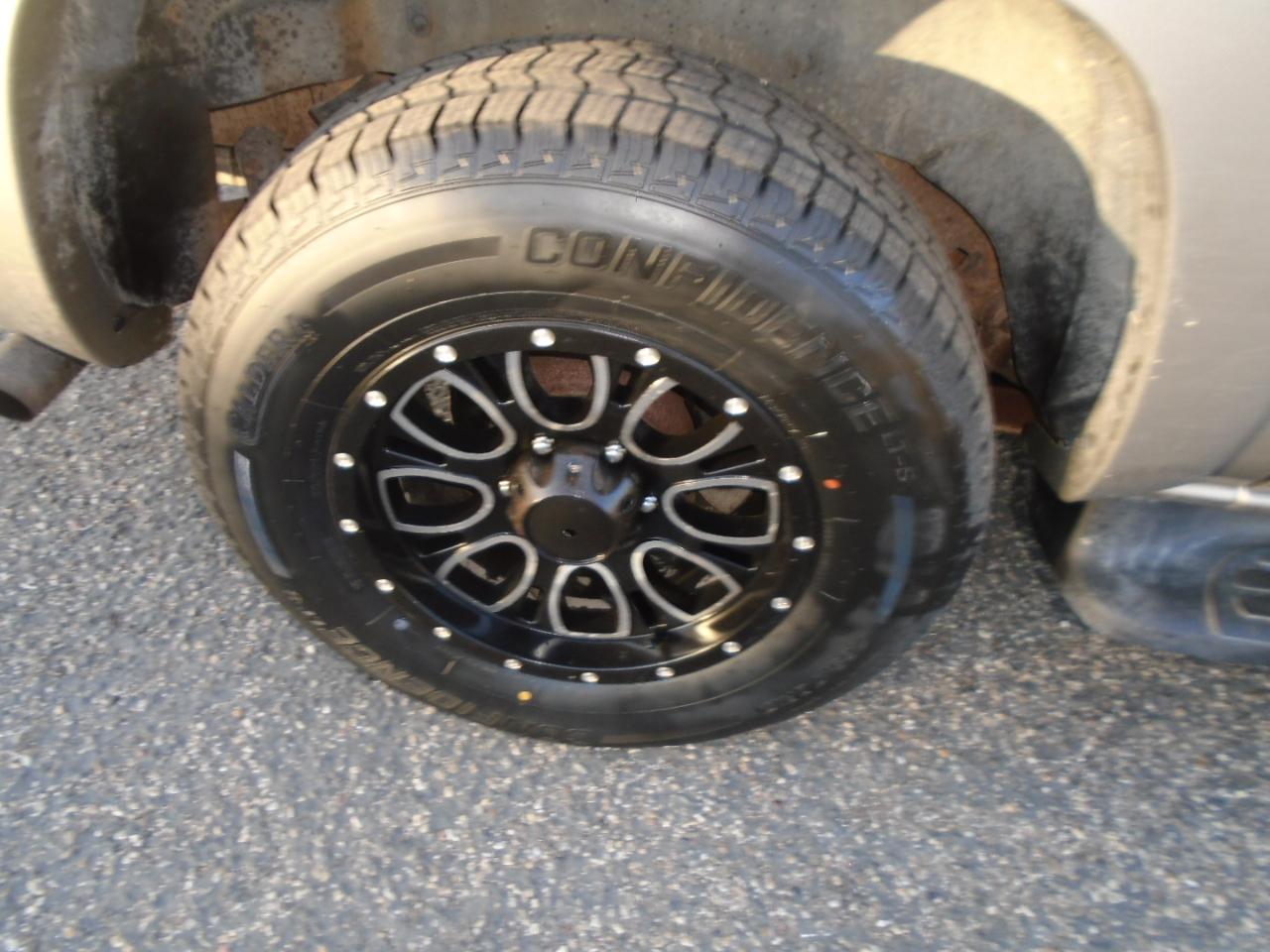 Chevrolet Suburban 1500 4WD 2003