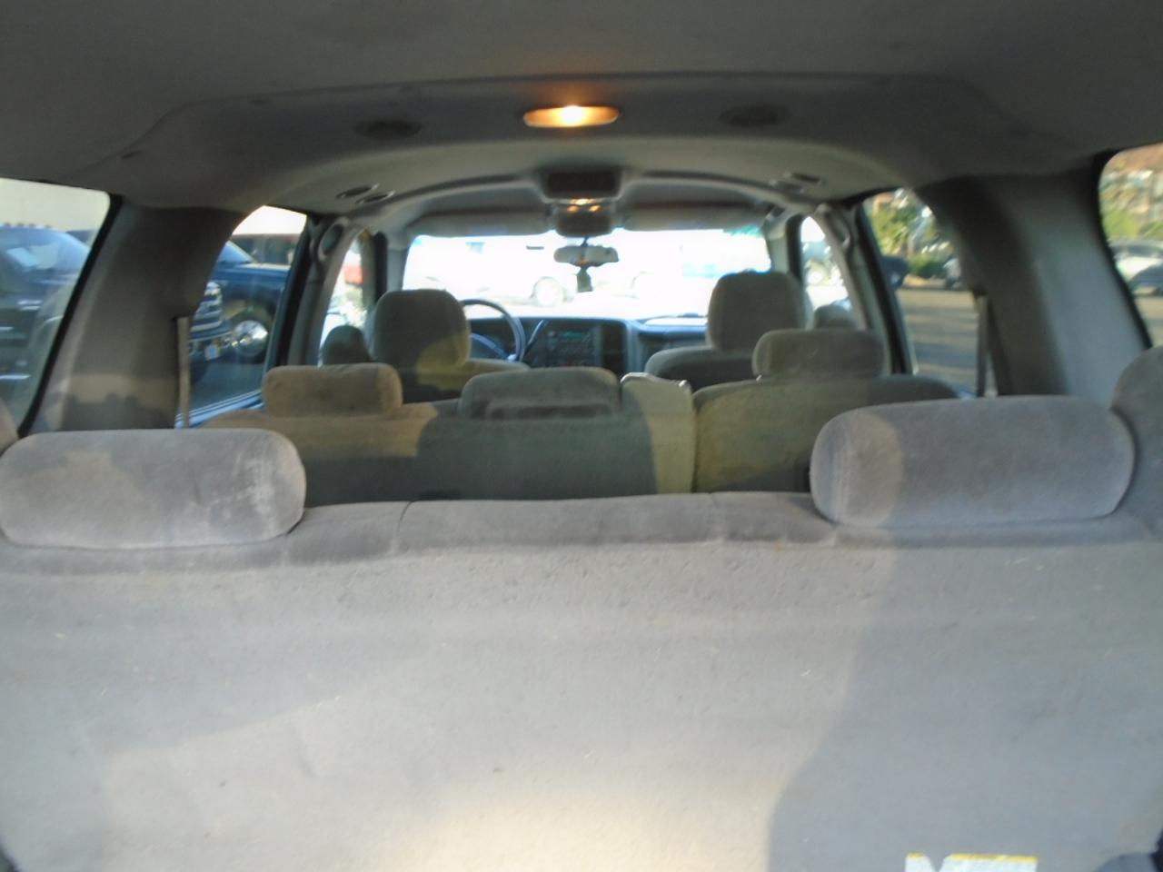 Chevrolet Suburban 1500 4WD 2003