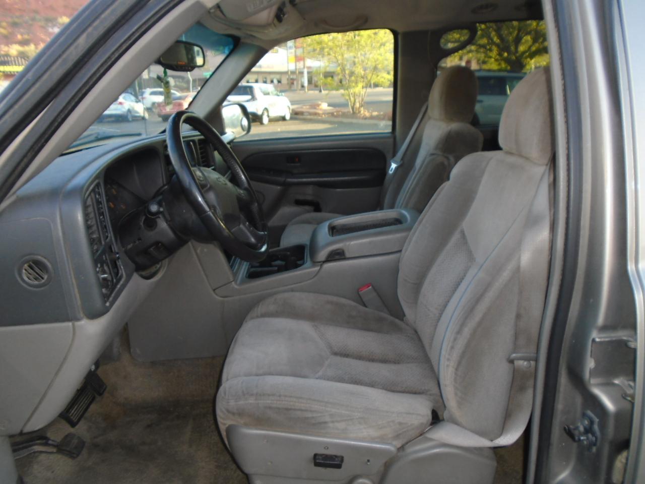 Chevrolet Suburban 1500 4WD 2003