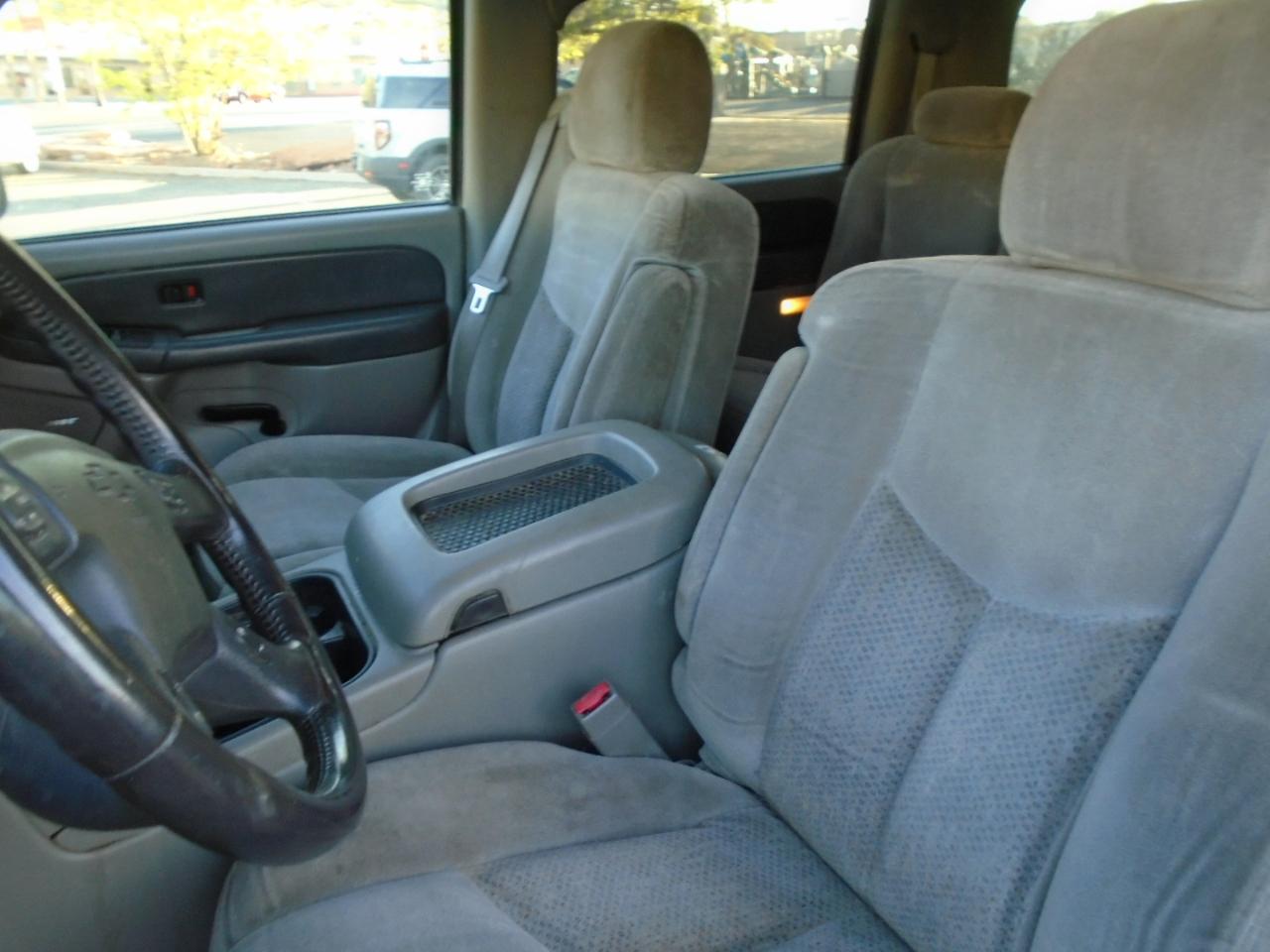 Chevrolet Suburban 1500 4WD 2003