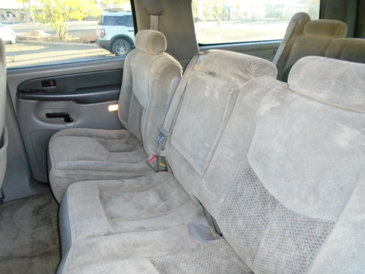 Chevrolet Suburban 1500 4WD 2003