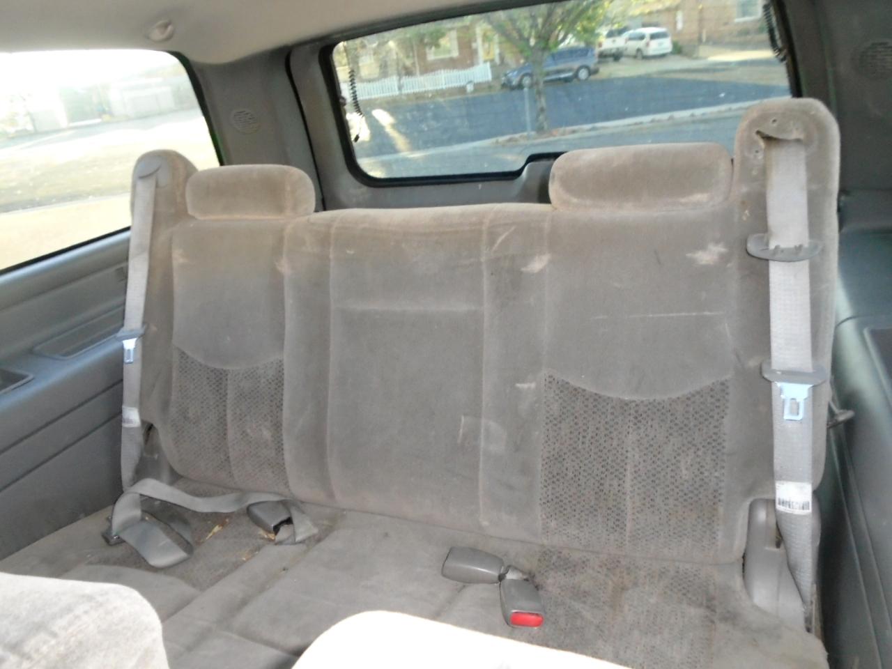 Chevrolet Suburban 1500 4WD 2003