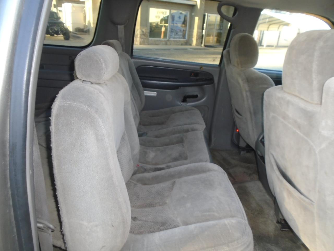 Chevrolet Suburban 1500 4WD 2003