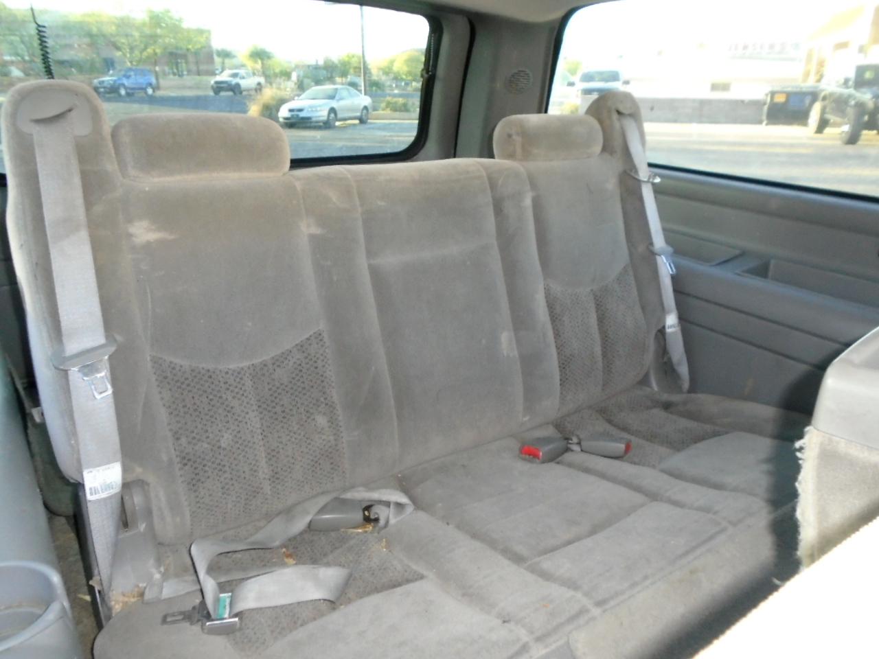 Chevrolet Suburban 1500 4WD 2003