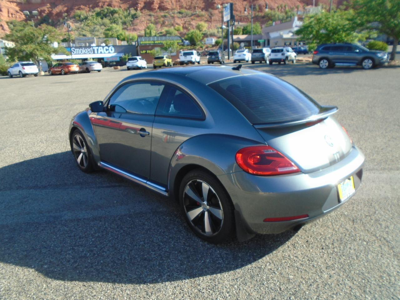 Volkswagen Beetle 2.0T Turbo 2012