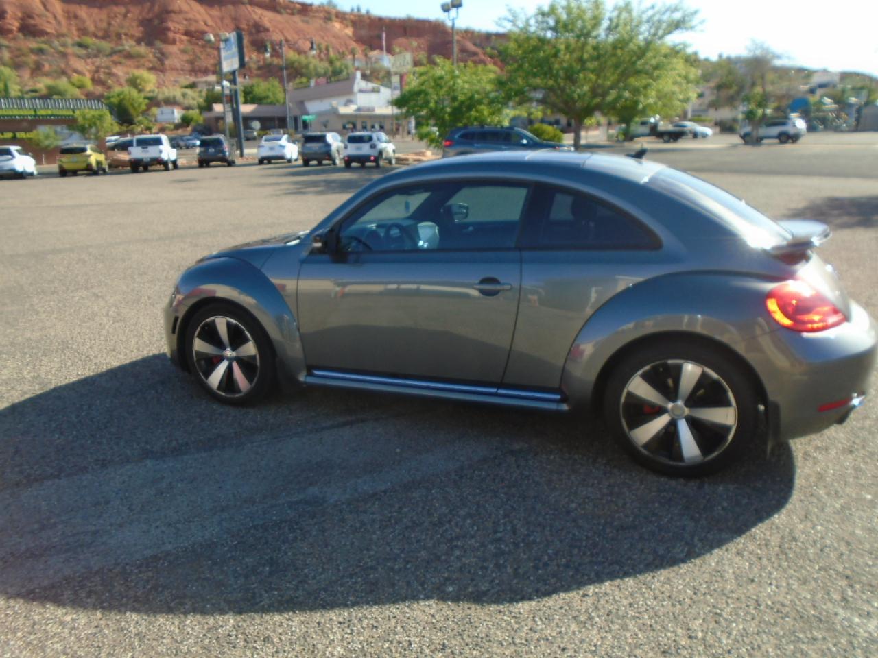 Volkswagen Beetle 2.0T Turbo 2012