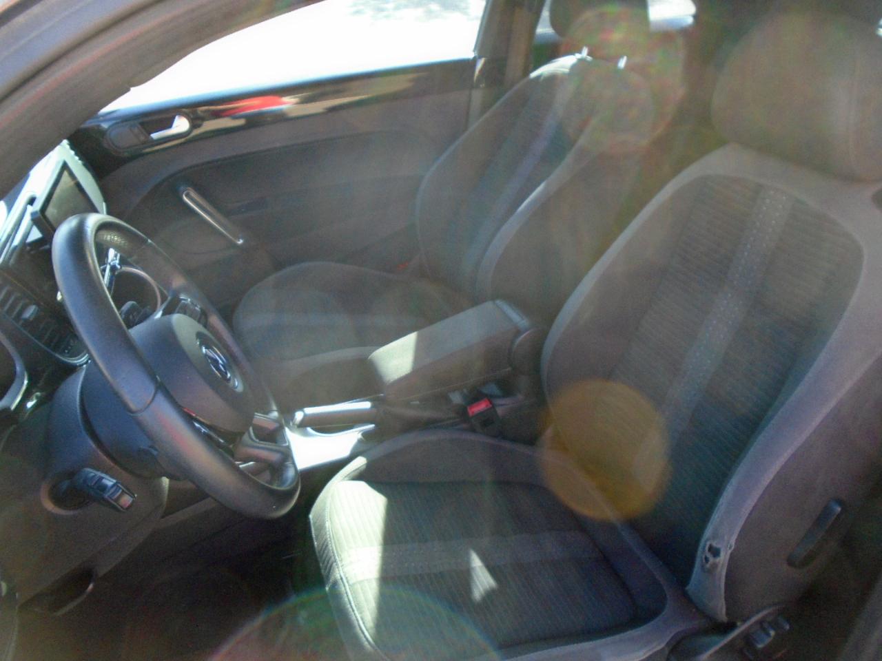 Volkswagen Beetle 2.0T Turbo 2012