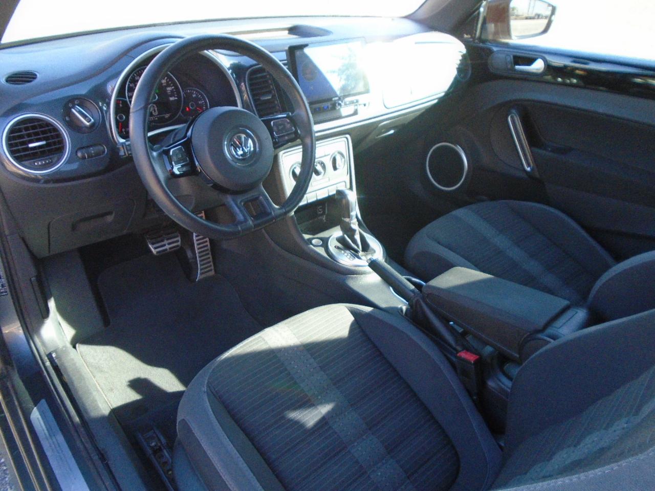 Volkswagen Beetle 2.0T Turbo 2012
