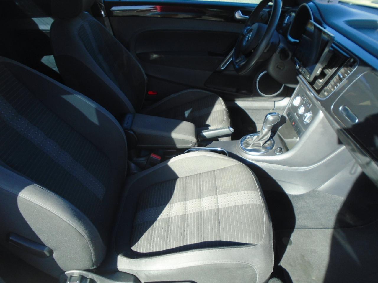 Volkswagen Beetle 2.0T Turbo 2012