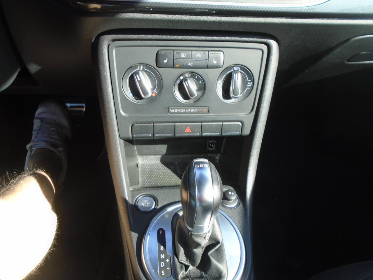 Volkswagen Beetle 2.0T Turbo 2012