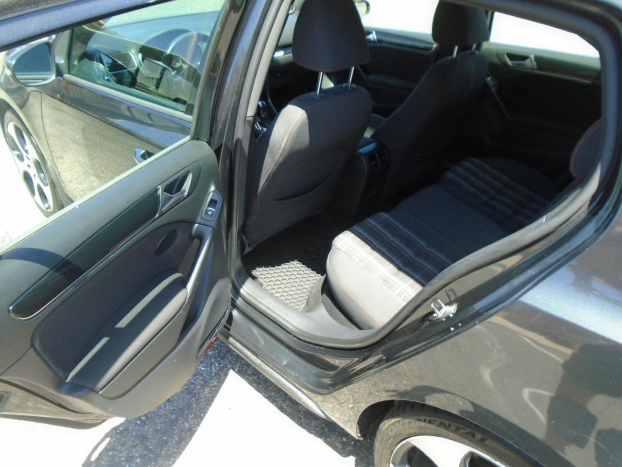 Volkswagen GTI 4-door 2012