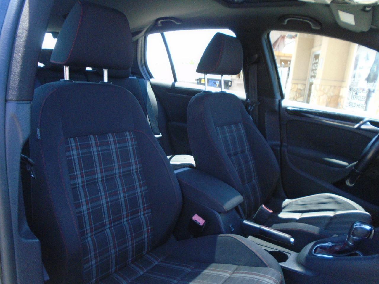 Volkswagen GTI 4-door 2012