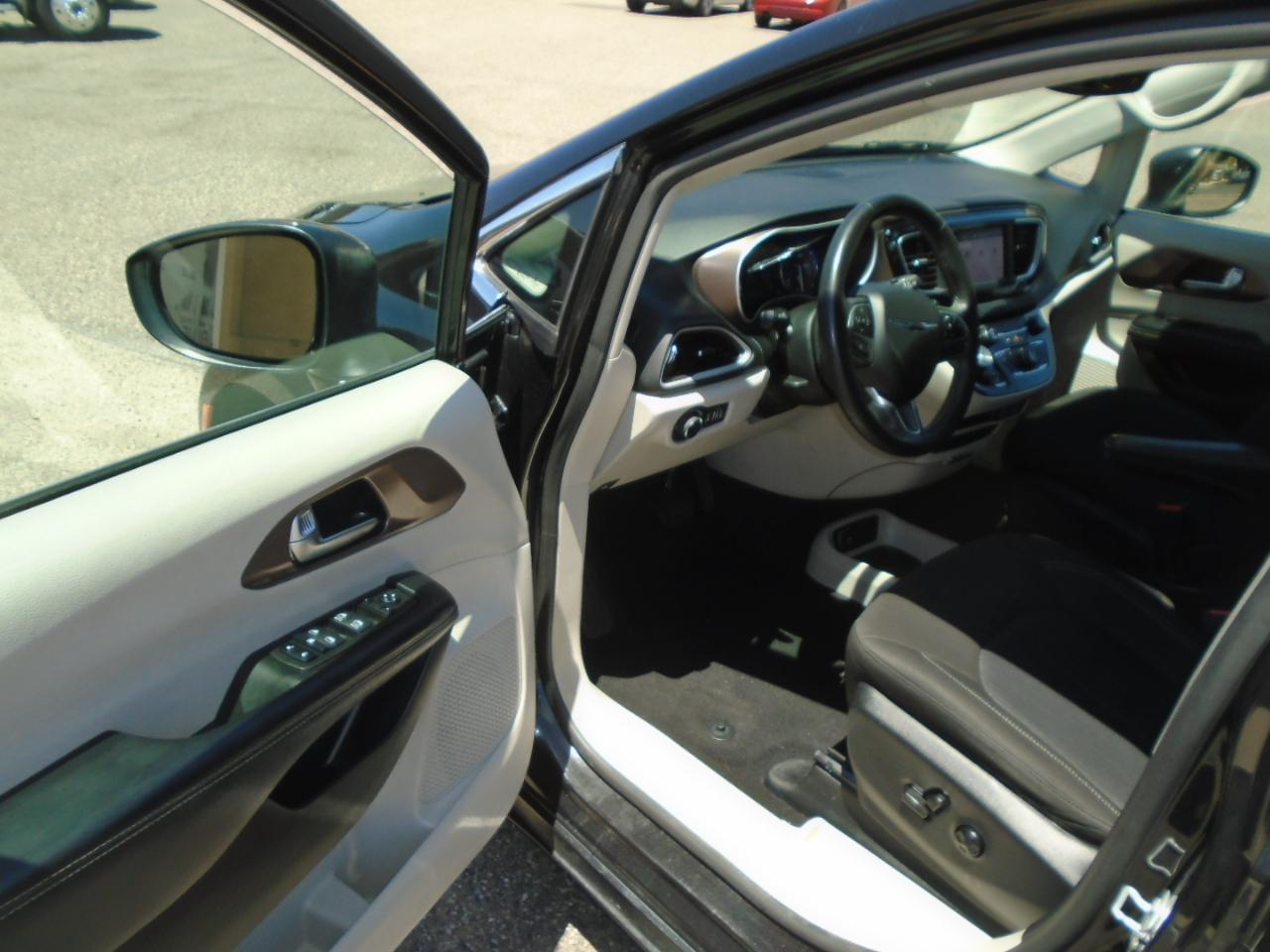 Chrysler Voyager LX 2023