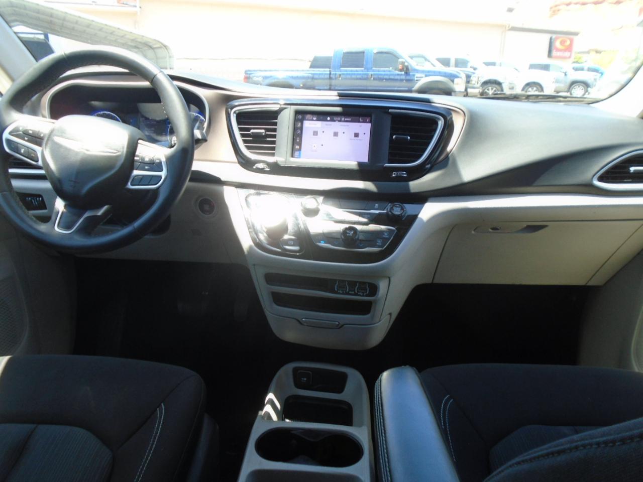 Chrysler Voyager LX 2023