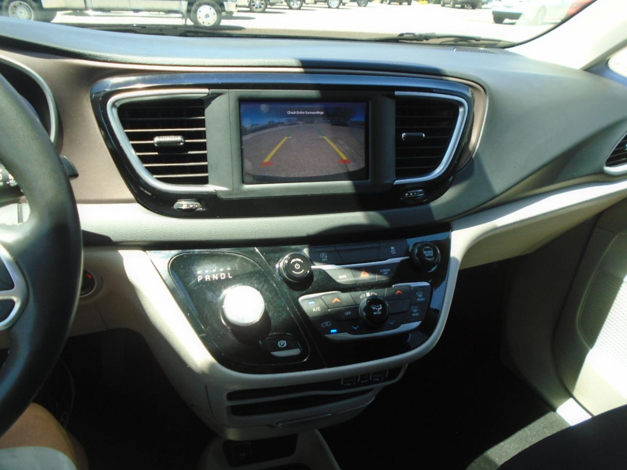Chrysler Voyager LX 2023