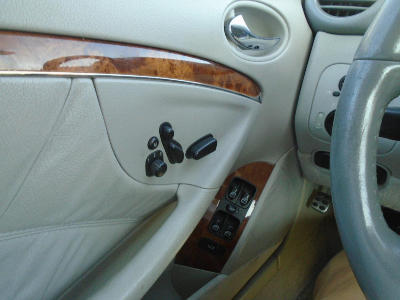 Mercedes-Benz CLK-Class CLK320 Cabriolet 2004