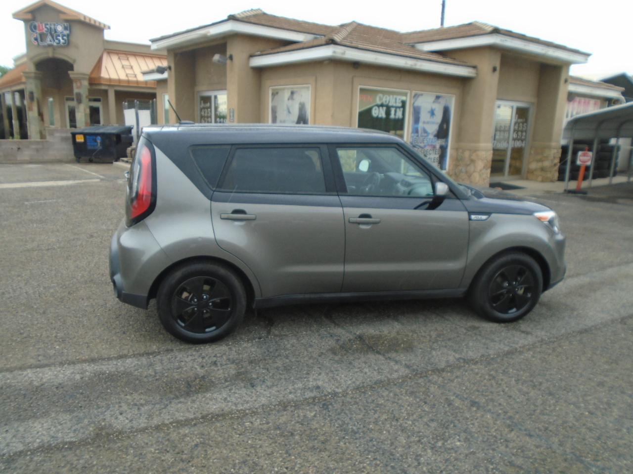 Kia Soul Base 6A 2016