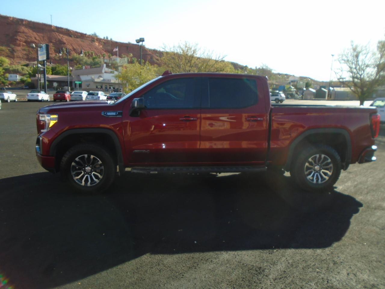GMC Sierra 1500 AT4 Crew Cab Short Box 4WD 2021