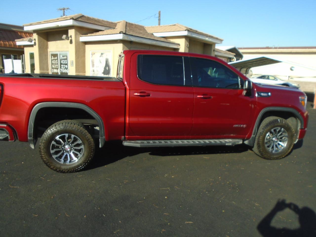 GMC Sierra 1500 AT4 Crew Cab Short Box 4WD 2021