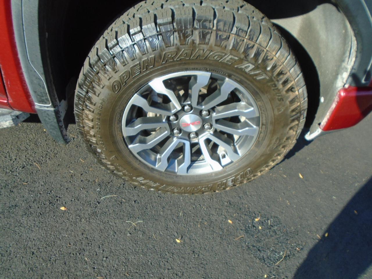 GMC Sierra 1500 AT4 Crew Cab Short Box 4WD 2021