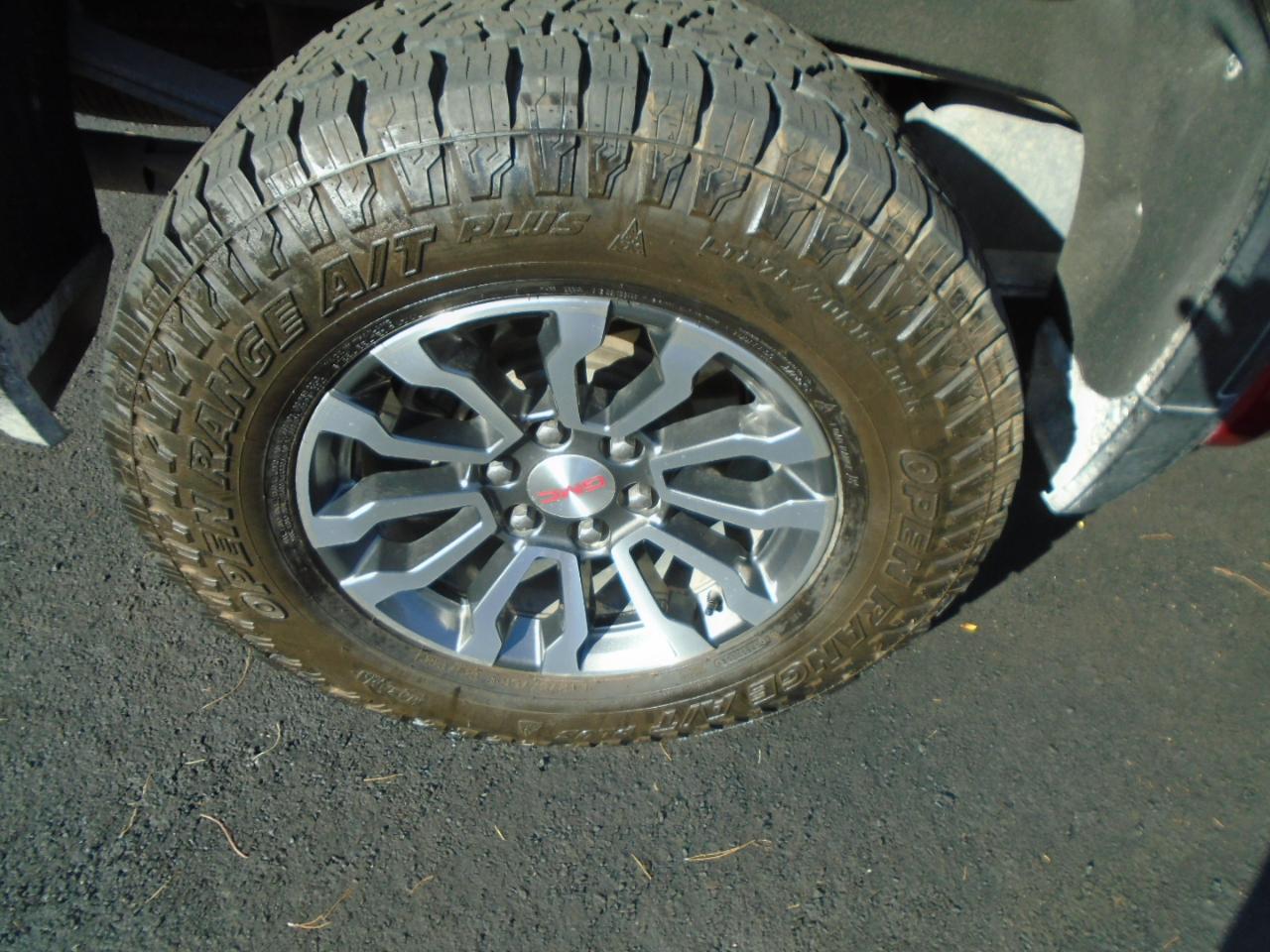 GMC Sierra 1500 AT4 Crew Cab Short Box 4WD 2021