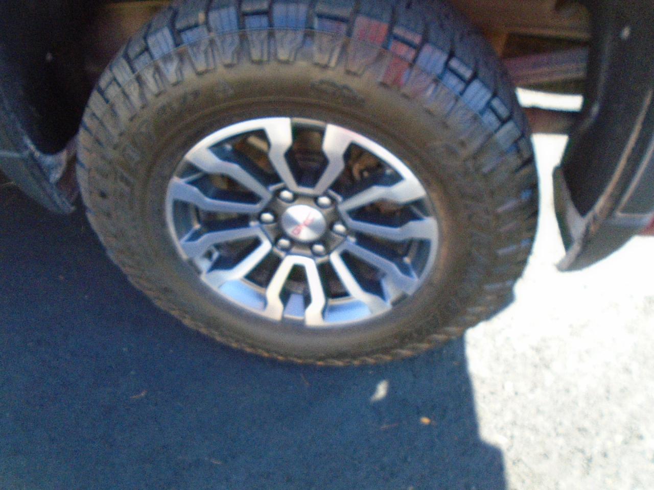 GMC Sierra 1500 AT4 Crew Cab Short Box 4WD 2021