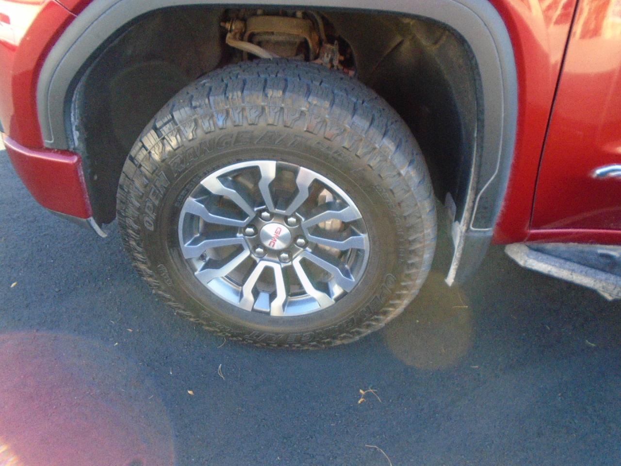 GMC Sierra 1500 AT4 Crew Cab Short Box 4WD 2021