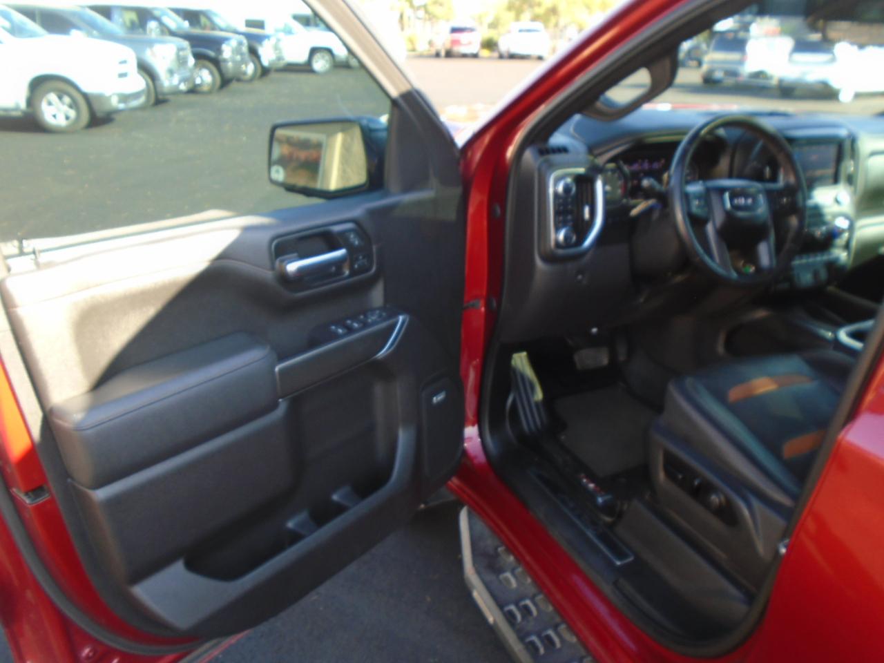 GMC Sierra 1500 AT4 Crew Cab Short Box 4WD 2021