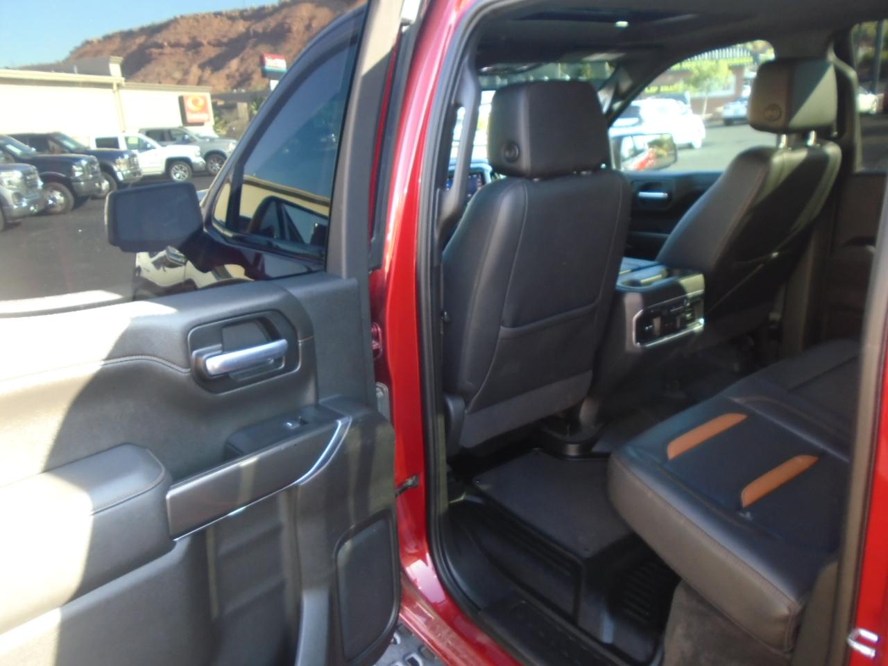 GMC Sierra 1500 AT4 Crew Cab Short Box 4WD 2021