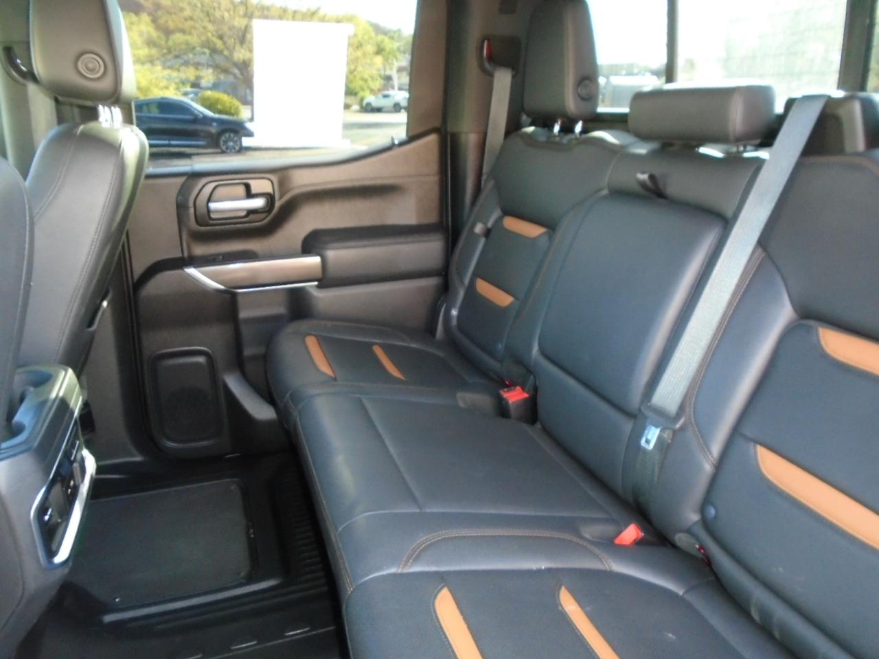 GMC Sierra 1500 AT4 Crew Cab Short Box 4WD 2021