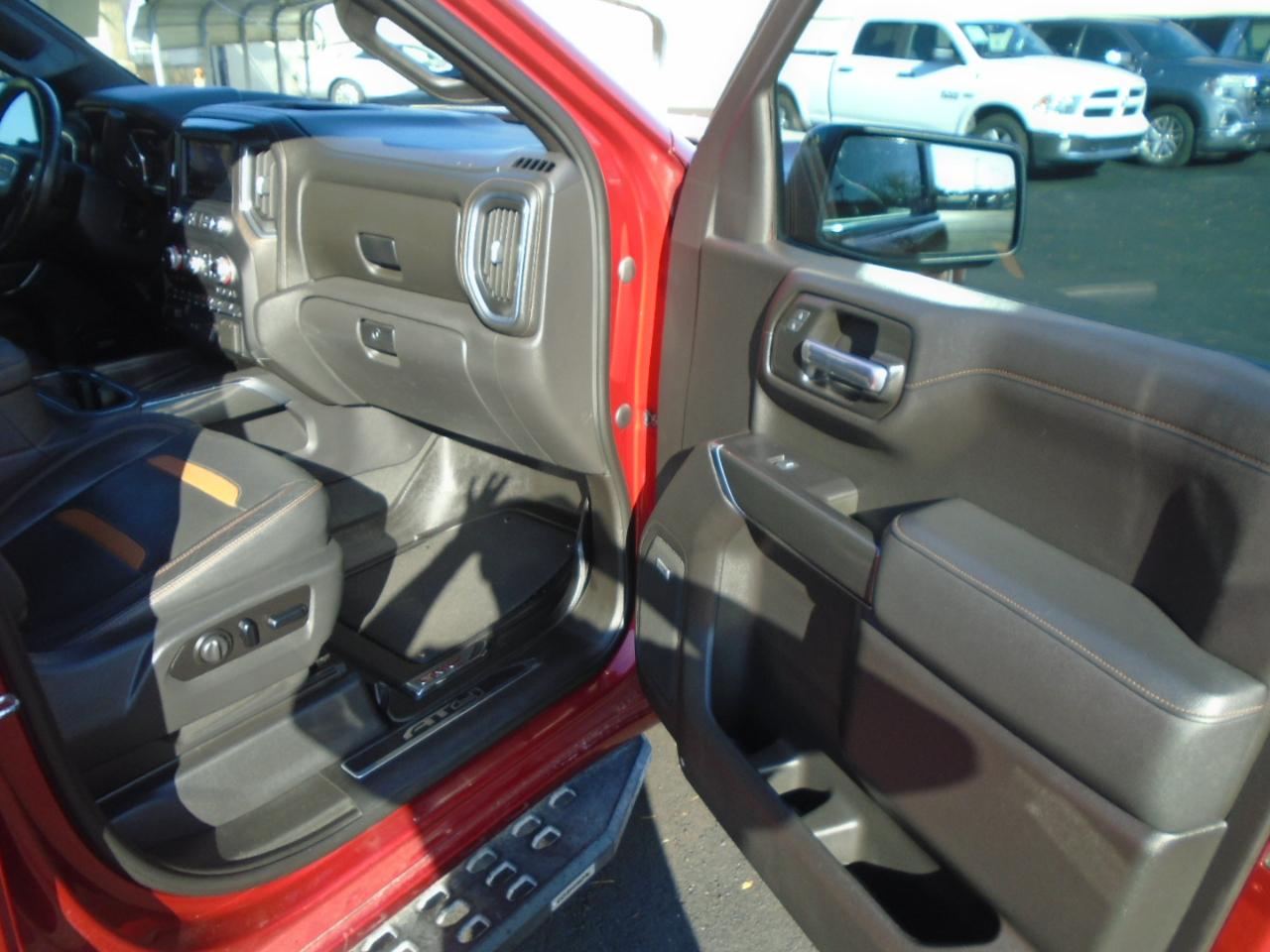 GMC Sierra 1500 AT4 Crew Cab Short Box 4WD 2021
