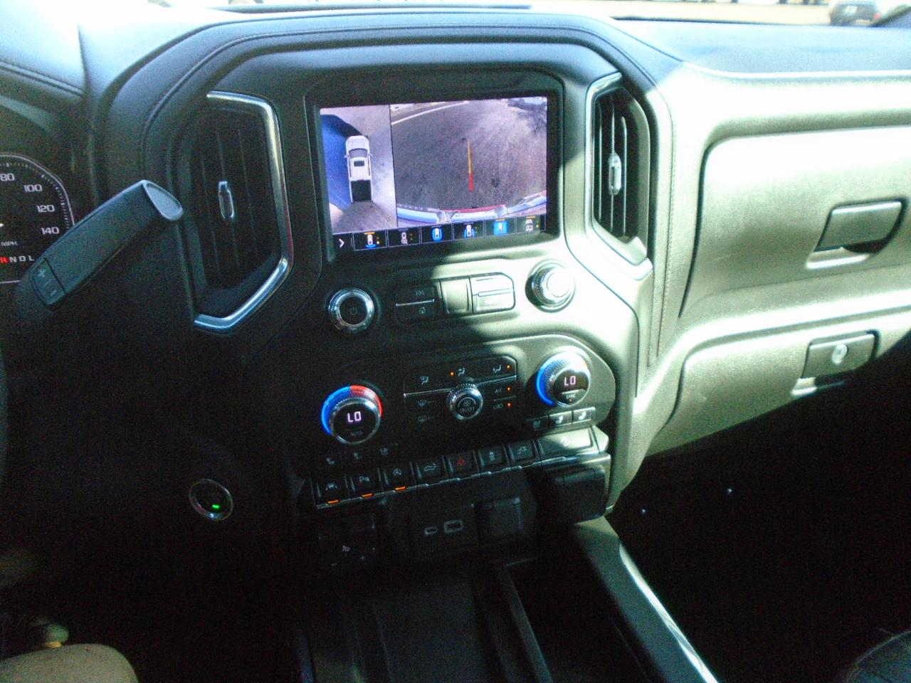 GMC Sierra 1500 AT4 Crew Cab Short Box 4WD 2021