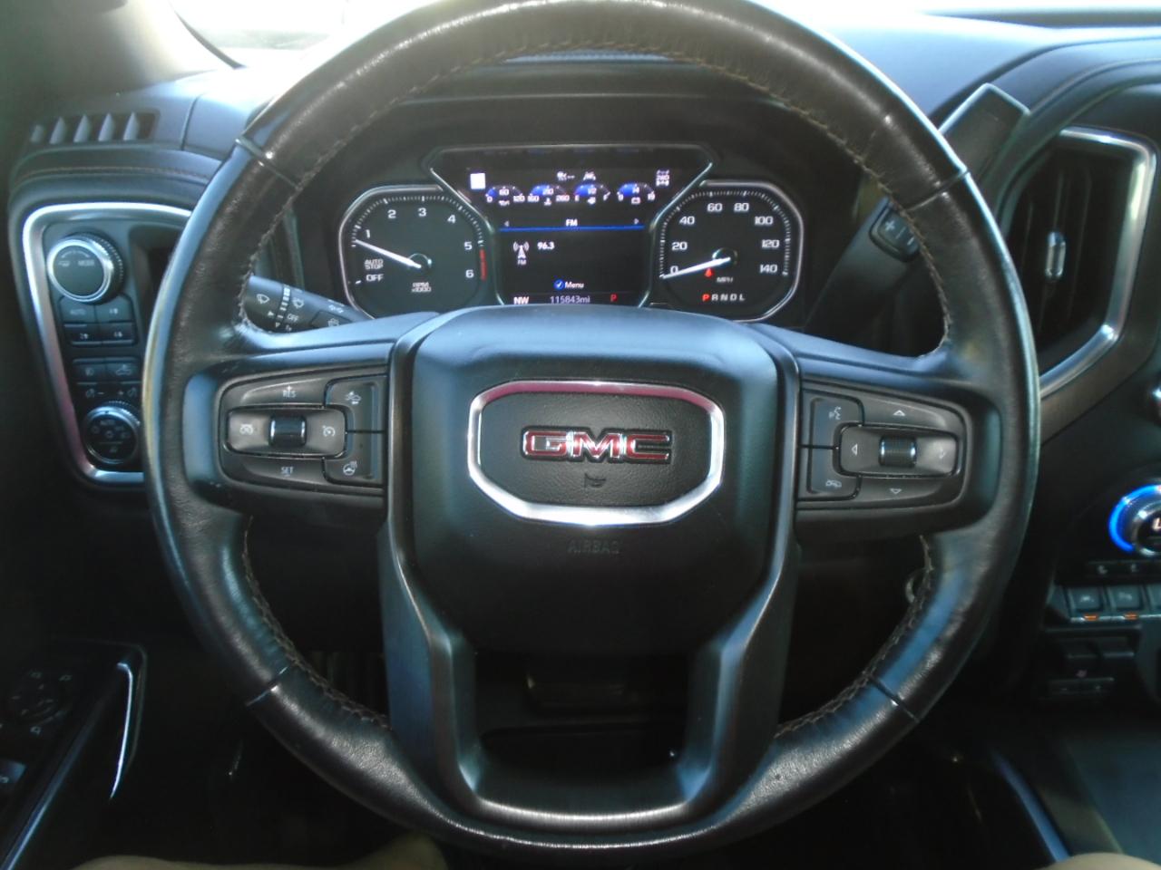 GMC Sierra 1500 AT4 Crew Cab Short Box 4WD 2021