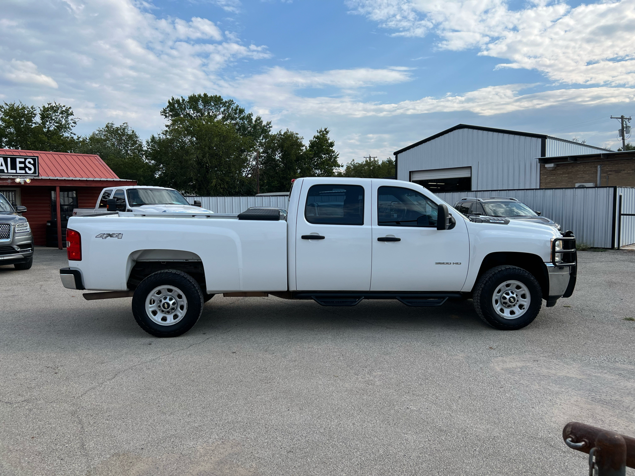 Chevrolet Silverado 3500HD Work Truck Crew Cab 4WD 2011 Chevrolet Silverado 3500HD Work Truck Crew Cab 4WD 2011