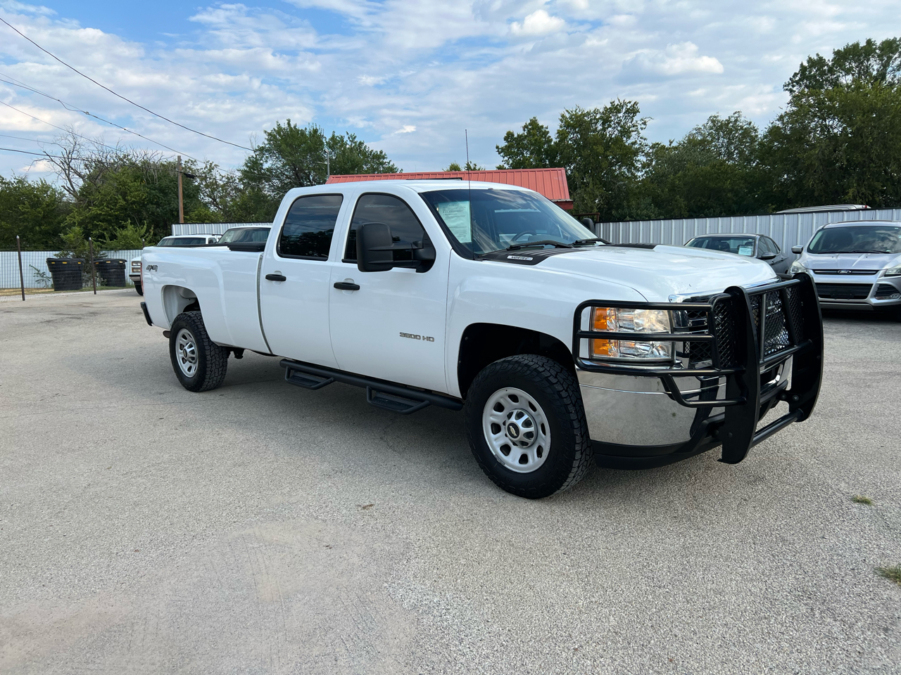 Chevrolet Silverado 3500HD Work Truck Crew Cab 4WD 2011 Chevrolet Silverado 3500HD Work Truck Crew Cab 4WD 2011