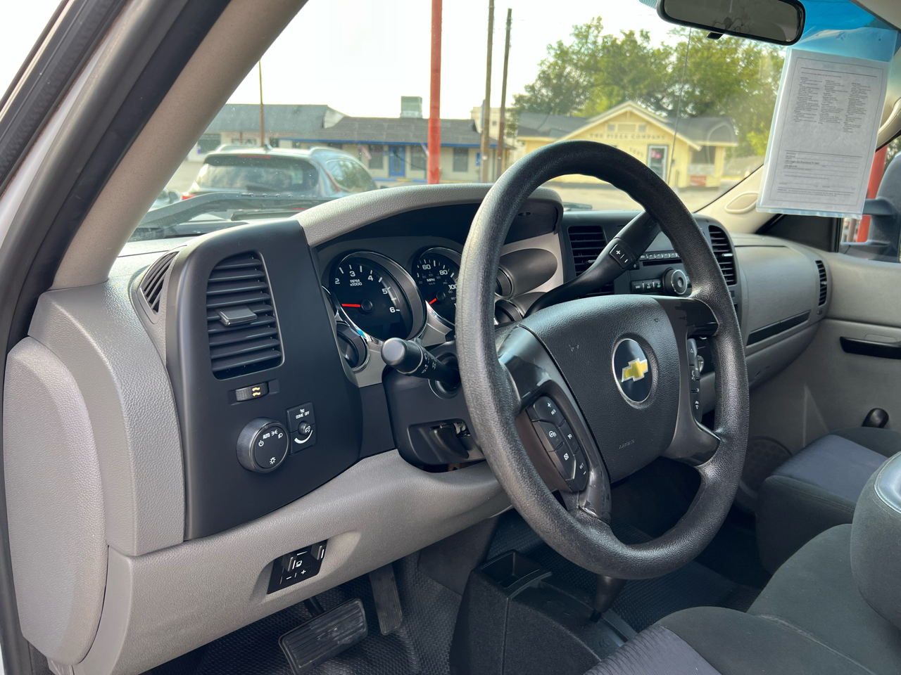 Chevrolet Silverado 3500HD Work Truck Crew Cab 4WD 2011 Chevrolet Silverado 3500HD Work Truck Crew Cab 4WD 2011