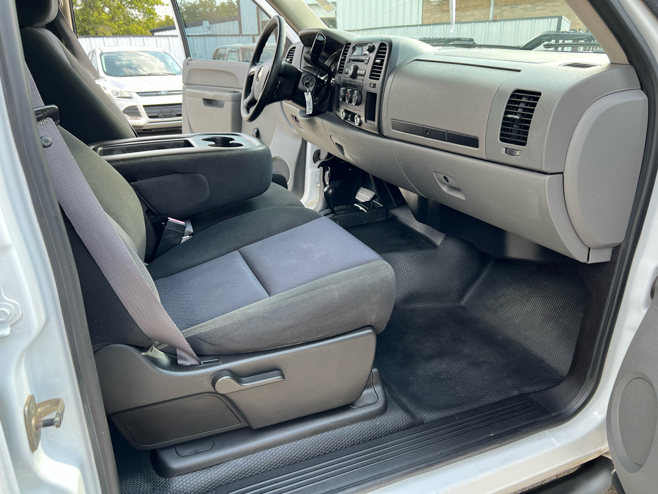 Chevrolet Silverado 3500HD Work Truck Crew Cab 4WD 2011 Chevrolet Silverado 3500HD Work Truck Crew Cab 4WD 2011