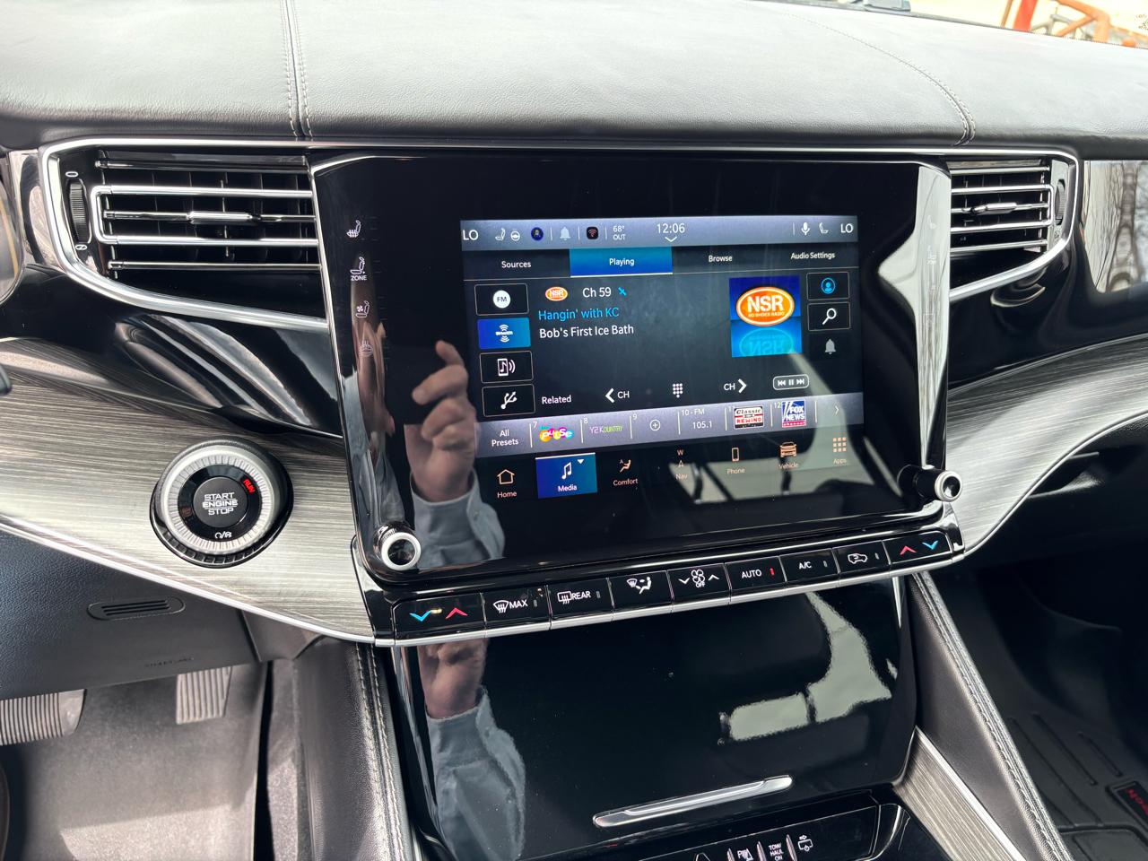 Jeep Wagoneer Series III 4WD 2023