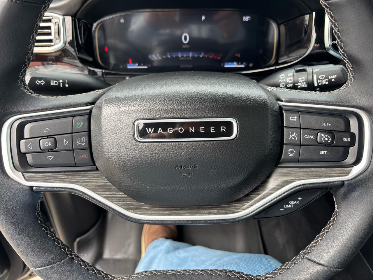 Jeep Wagoneer Series III 4WD 2023