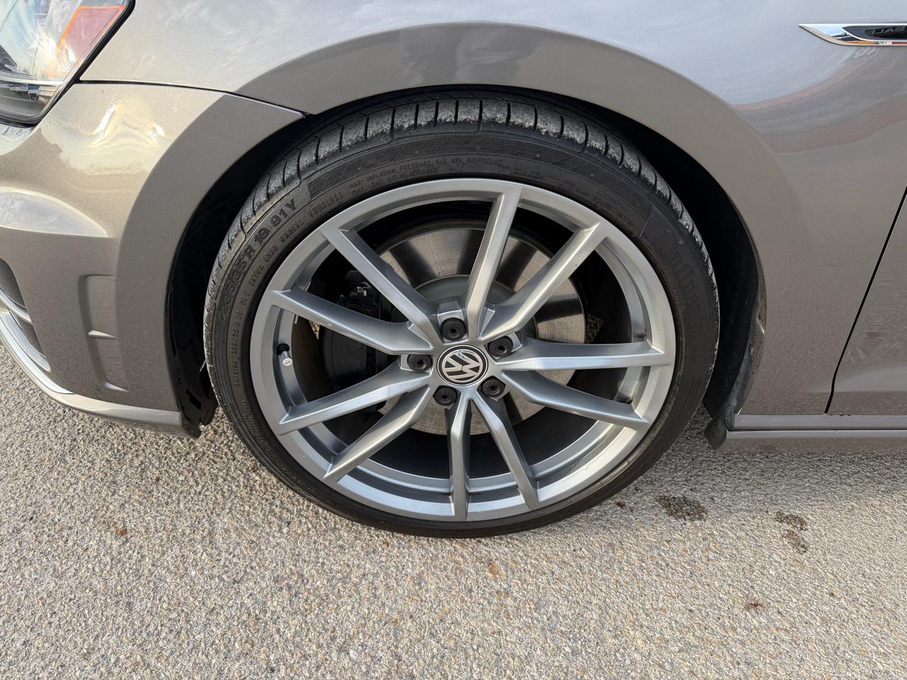 Volkswagen Golf R DCS and Navigation 6A 2017