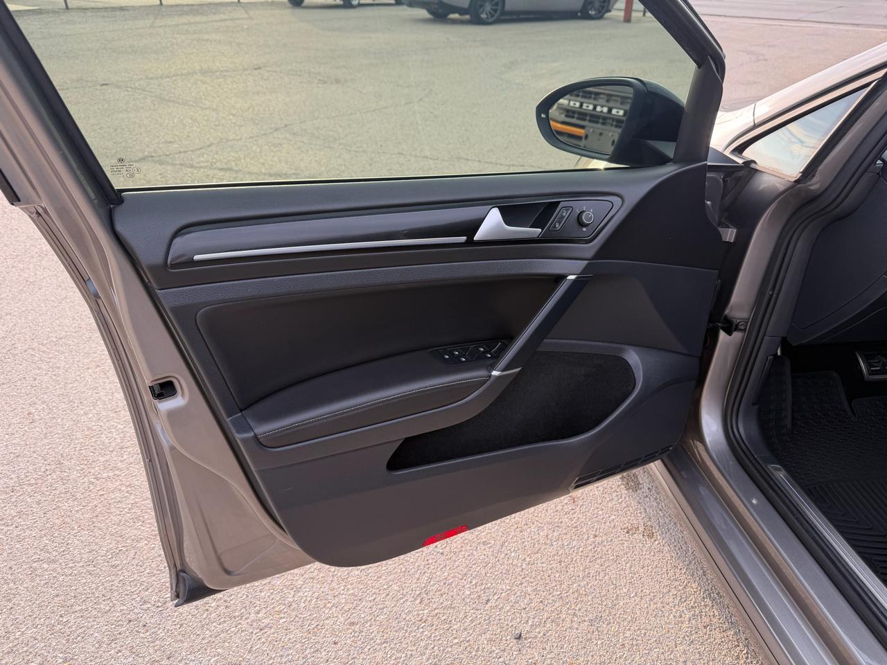 Volkswagen Golf R DCS and Navigation 6A 2017