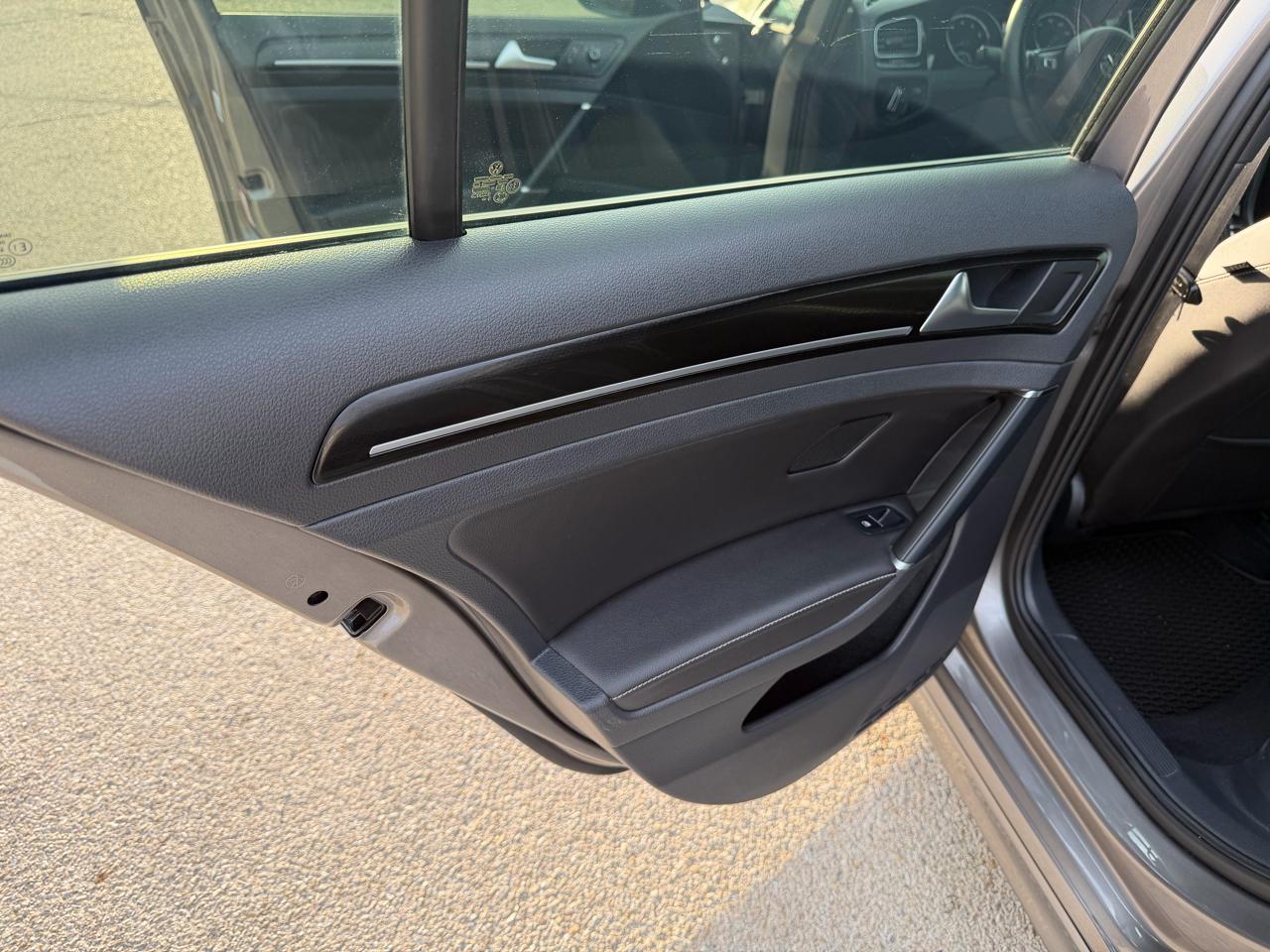 Volkswagen Golf R DCS and Navigation 6A 2017